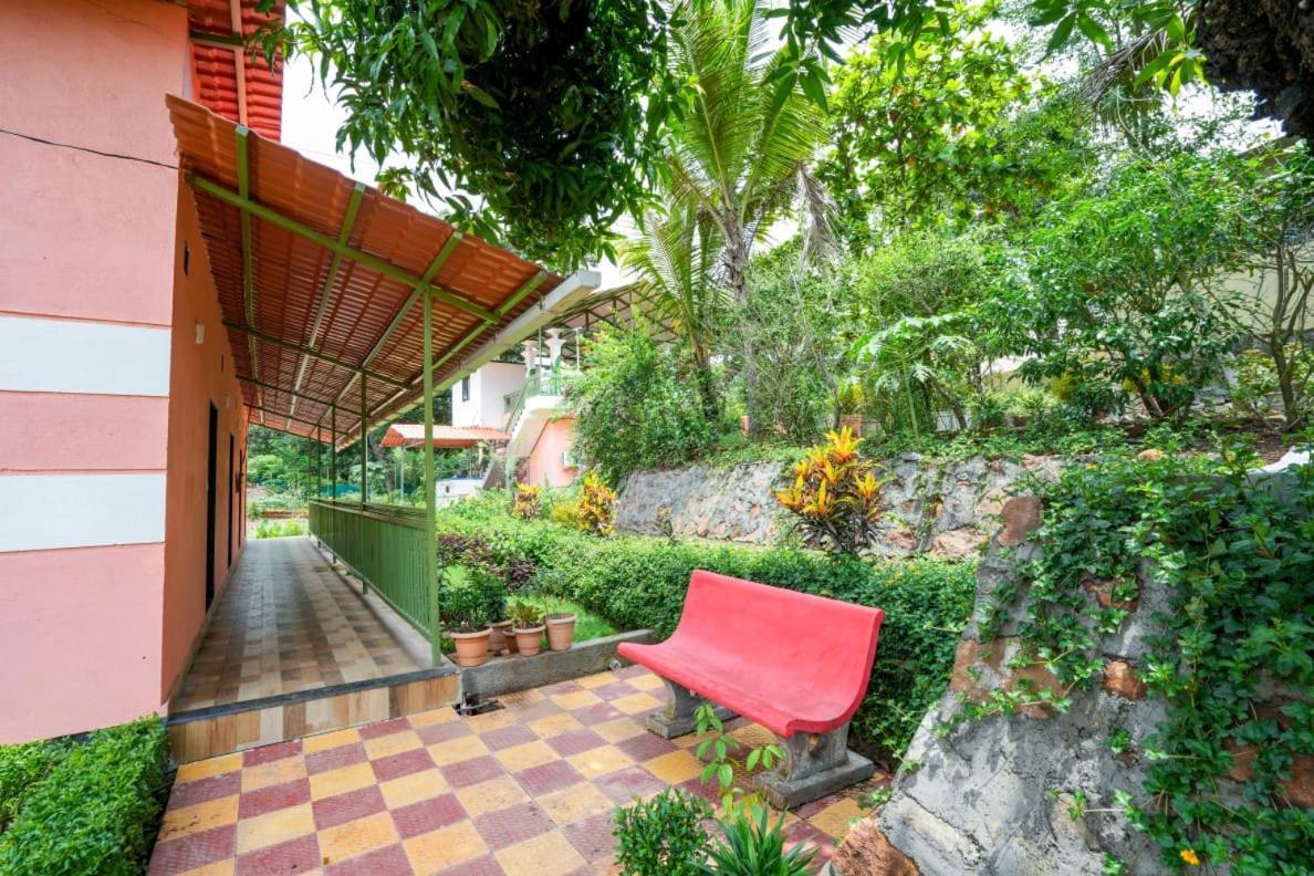 Hotel Mahalakshmi Agro Tourism à Poinad Extérieur photo